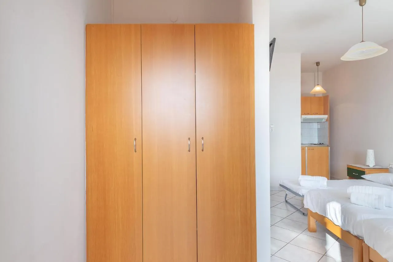 Naftilos Studios Lourdata  Hotel