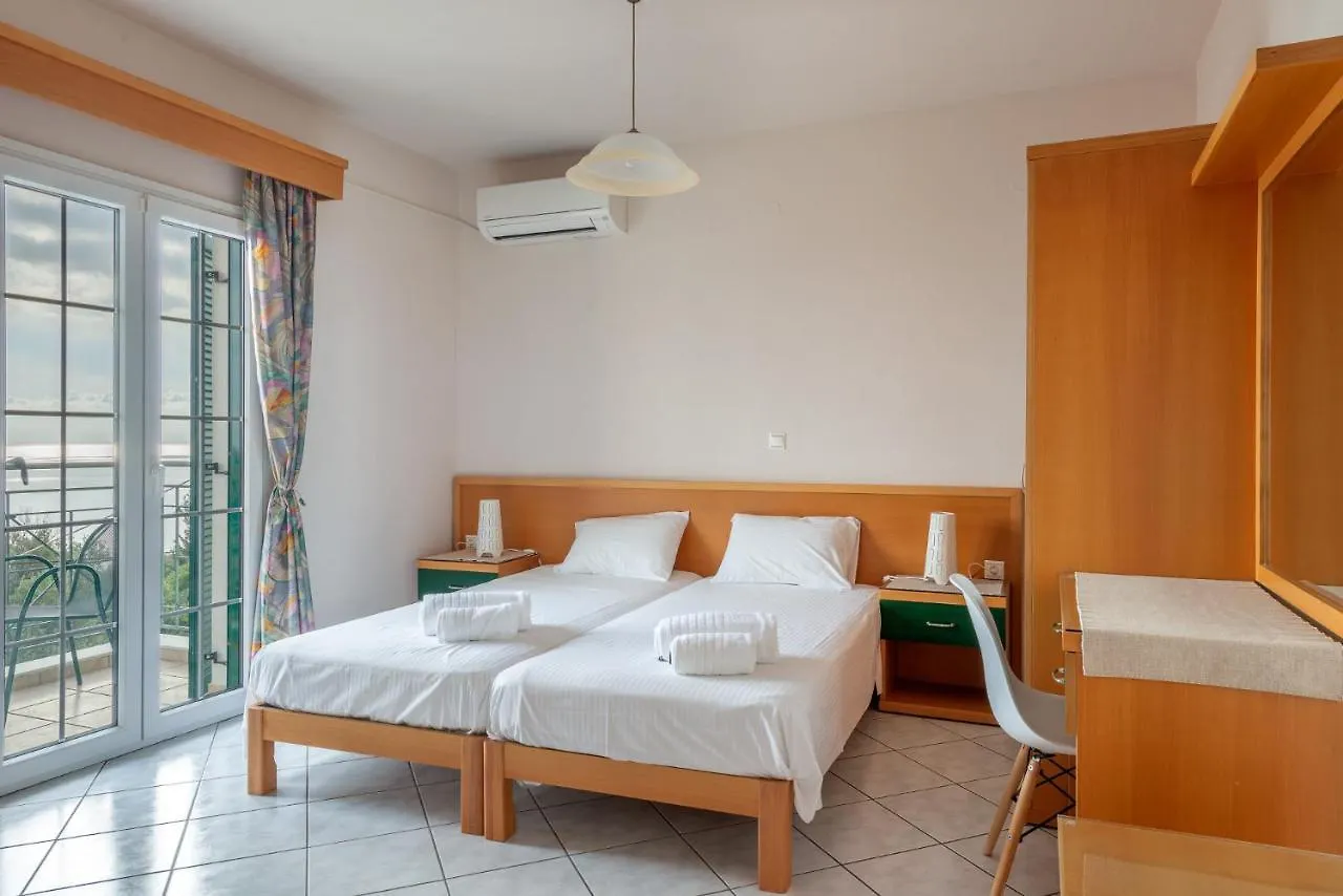 Hotel Naftilos Studios Lourdata