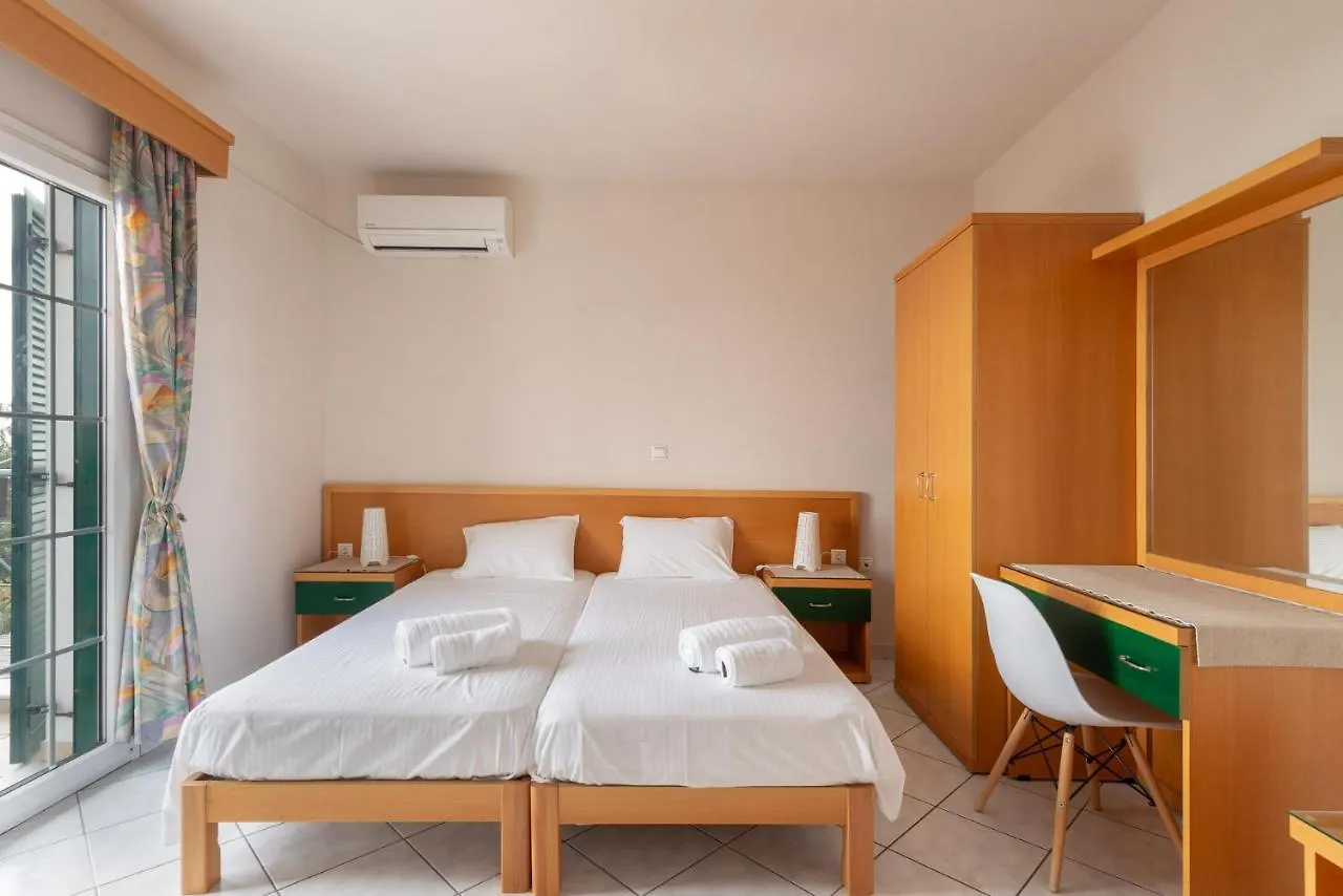 Hotel Naftilos Studios Lourdata