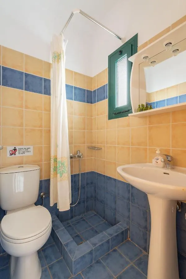 Hotel Naftilos Studios Lourdata