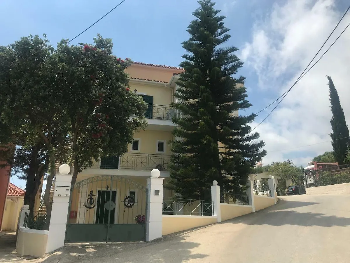 Hotel Naftilos Studios Lourdata